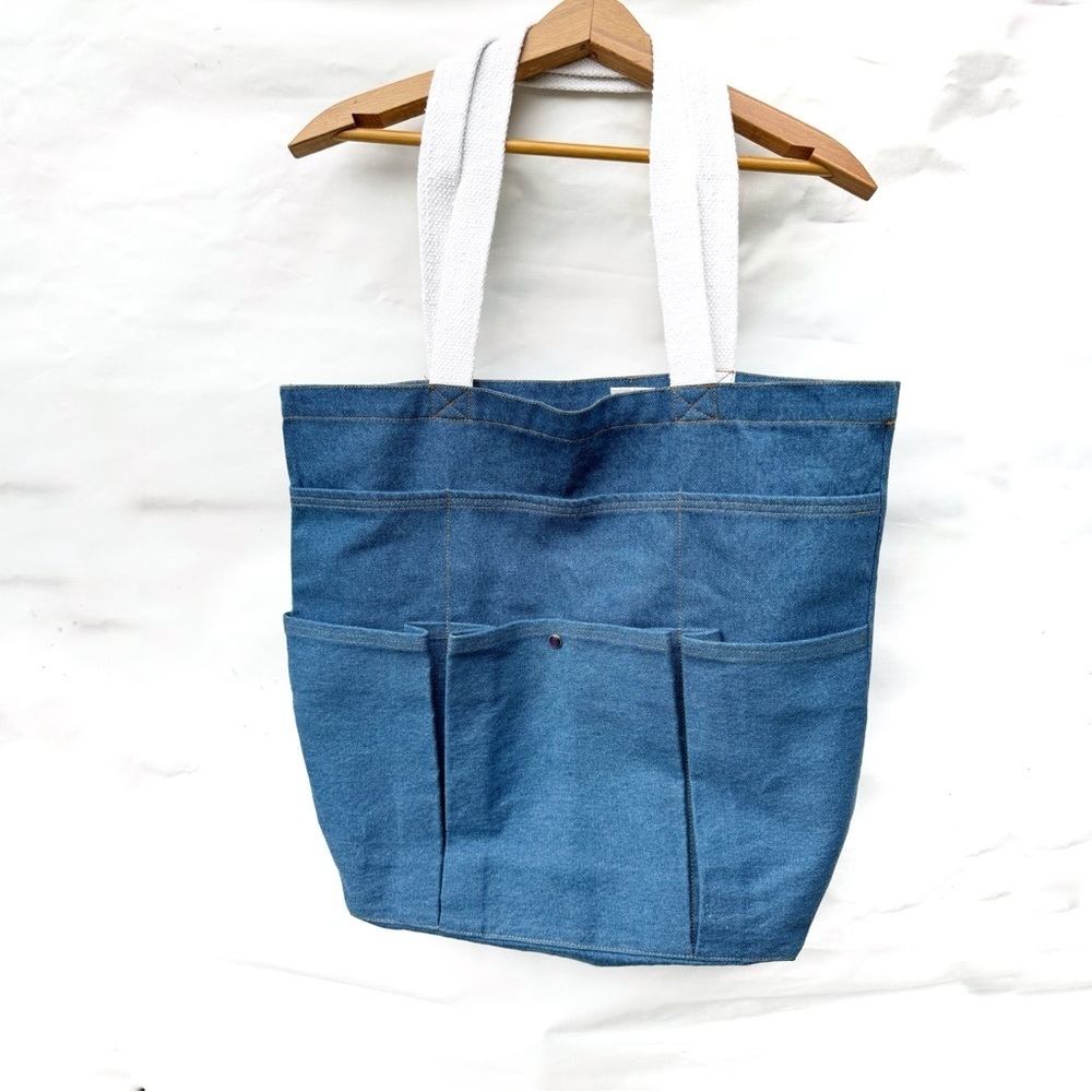 Two twenty // denim large market tote with lots of pockets My1